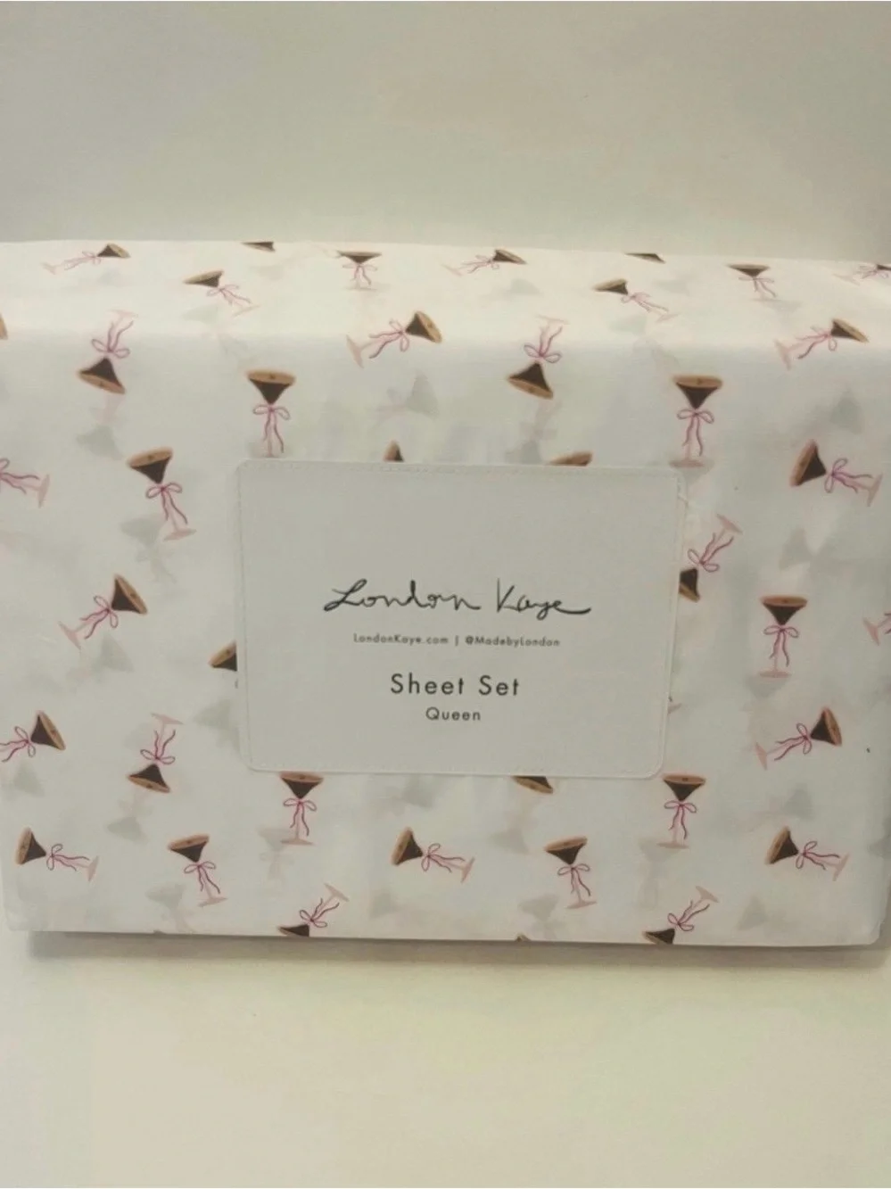 London Kaye Queen Size White Sheet Set Cafe Espresso Martini Glasses with Bows